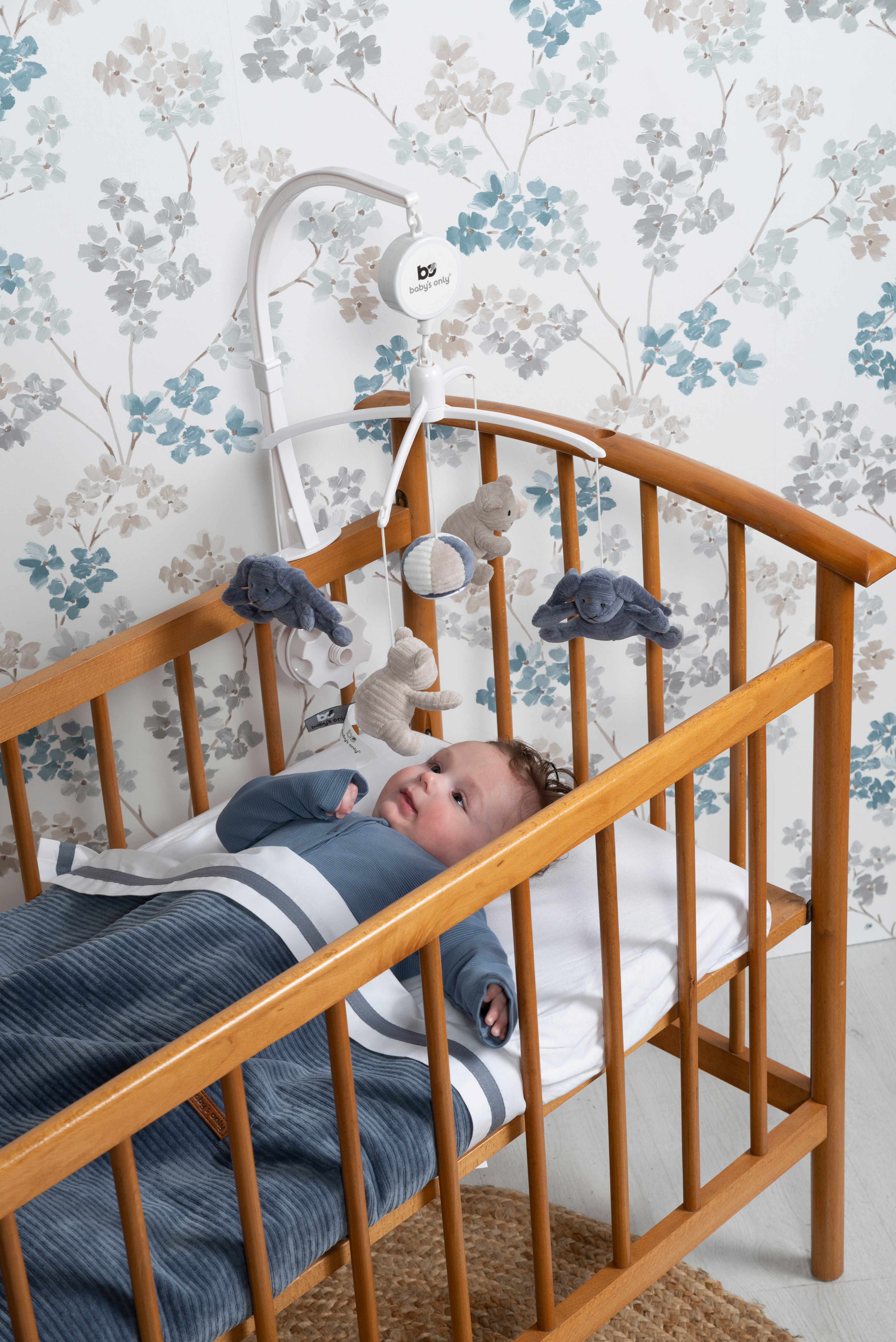 Baby crib sheet woven ribbon white